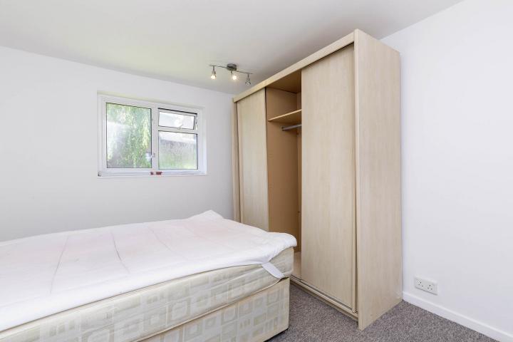 			3 Bedroom, 1 bath, 1 reception Flat			 Ravenshaw Street, West Hampstead
